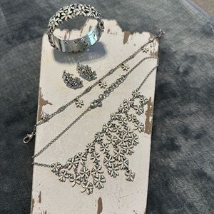 16 to 20 inch cascading daisy necklace bracelet, anklet, and earrings